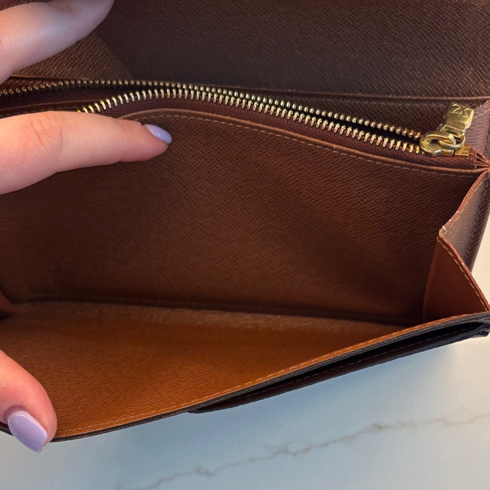 Authentic Louis Vuitton Classic Brown Monogram Wallet - Picture 7 of 8